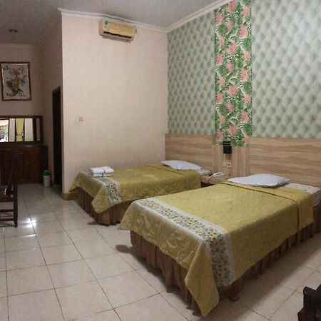 Grafika Hotel Dan Resto Gombong  Экстерьер фото