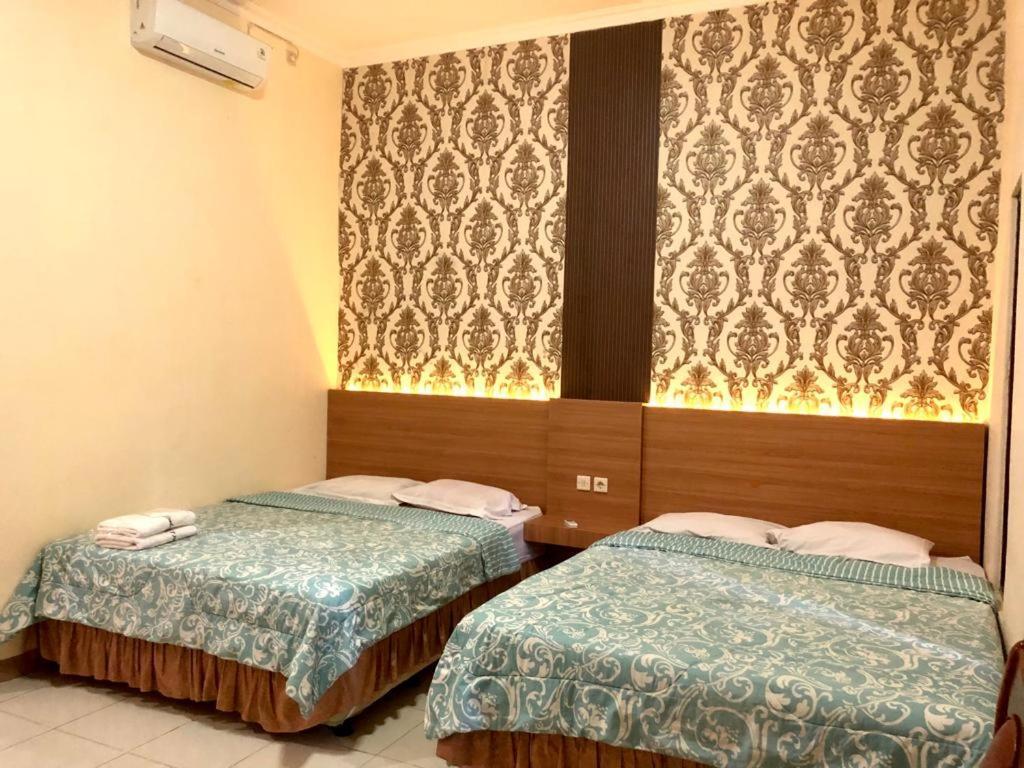 Grafika Hotel Dan Resto Gombong  Экстерьер фото