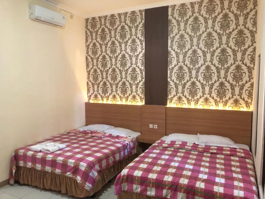 Grafika Hotel Dan Resto Gombong  Экстерьер фото