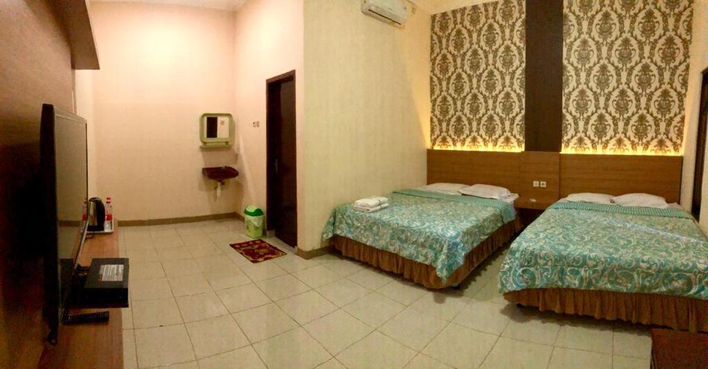 Grafika Hotel Dan Resto Gombong  Экстерьер фото