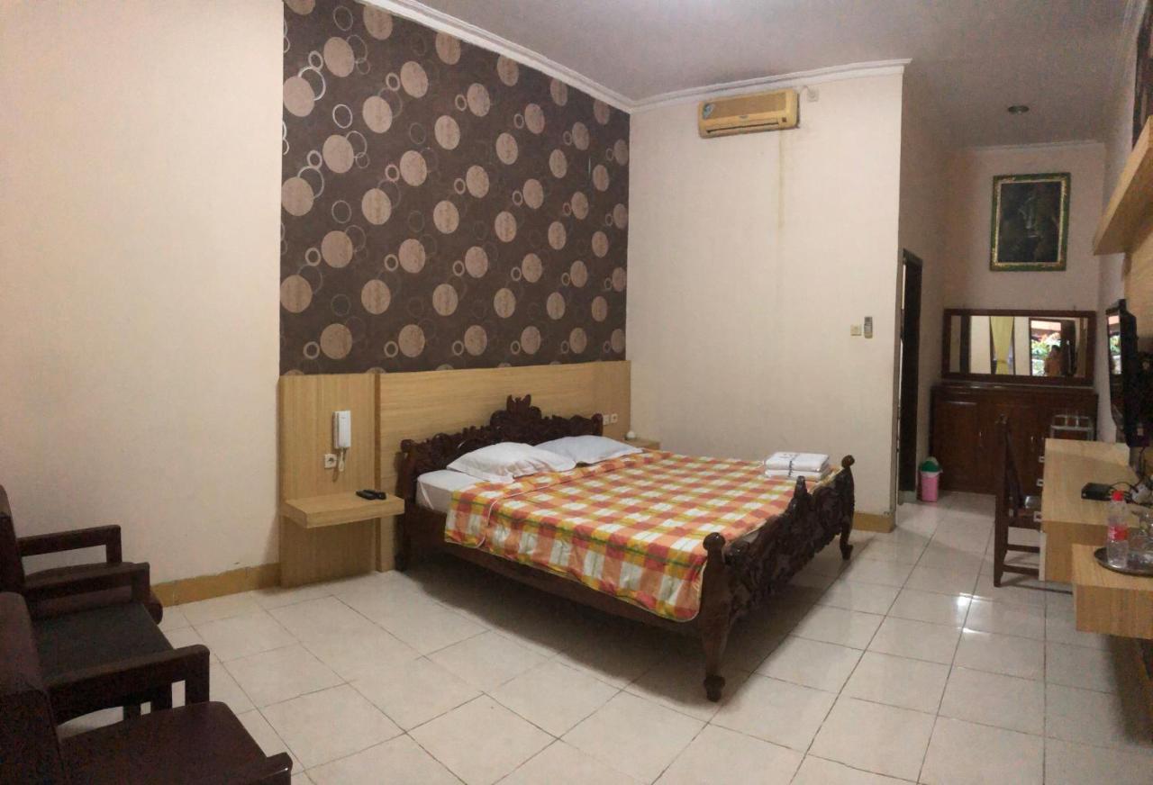 Grafika Hotel Dan Resto Gombong  Экстерьер фото