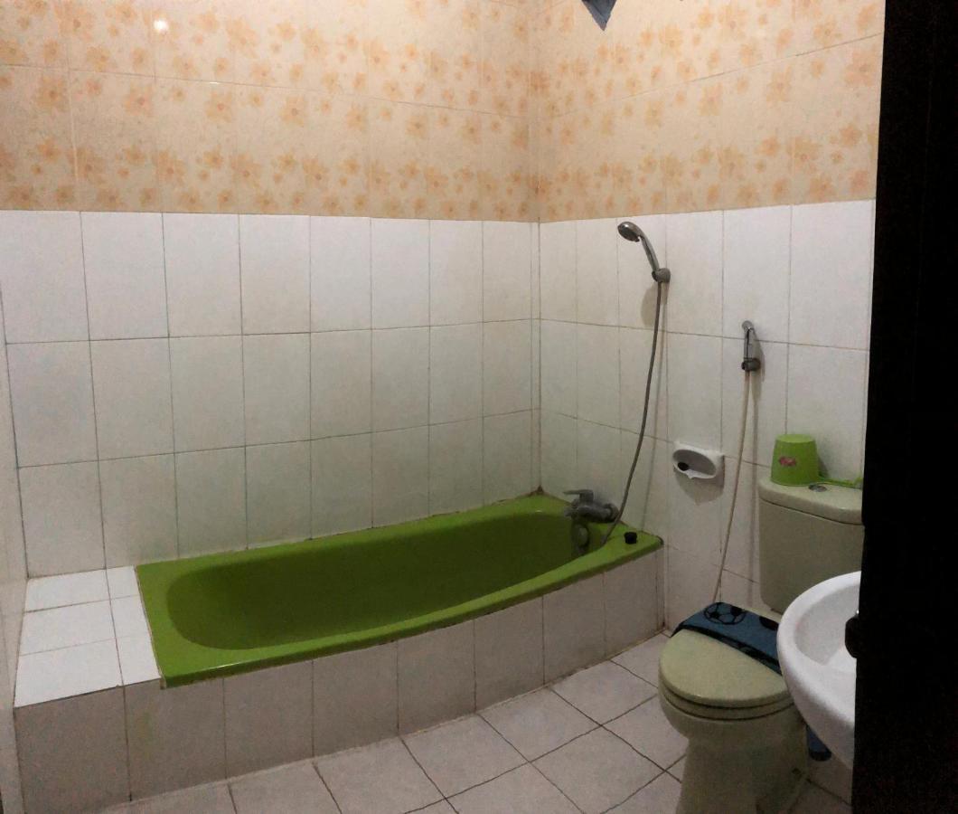 Grafika Hotel Dan Resto Gombong  Экстерьер фото